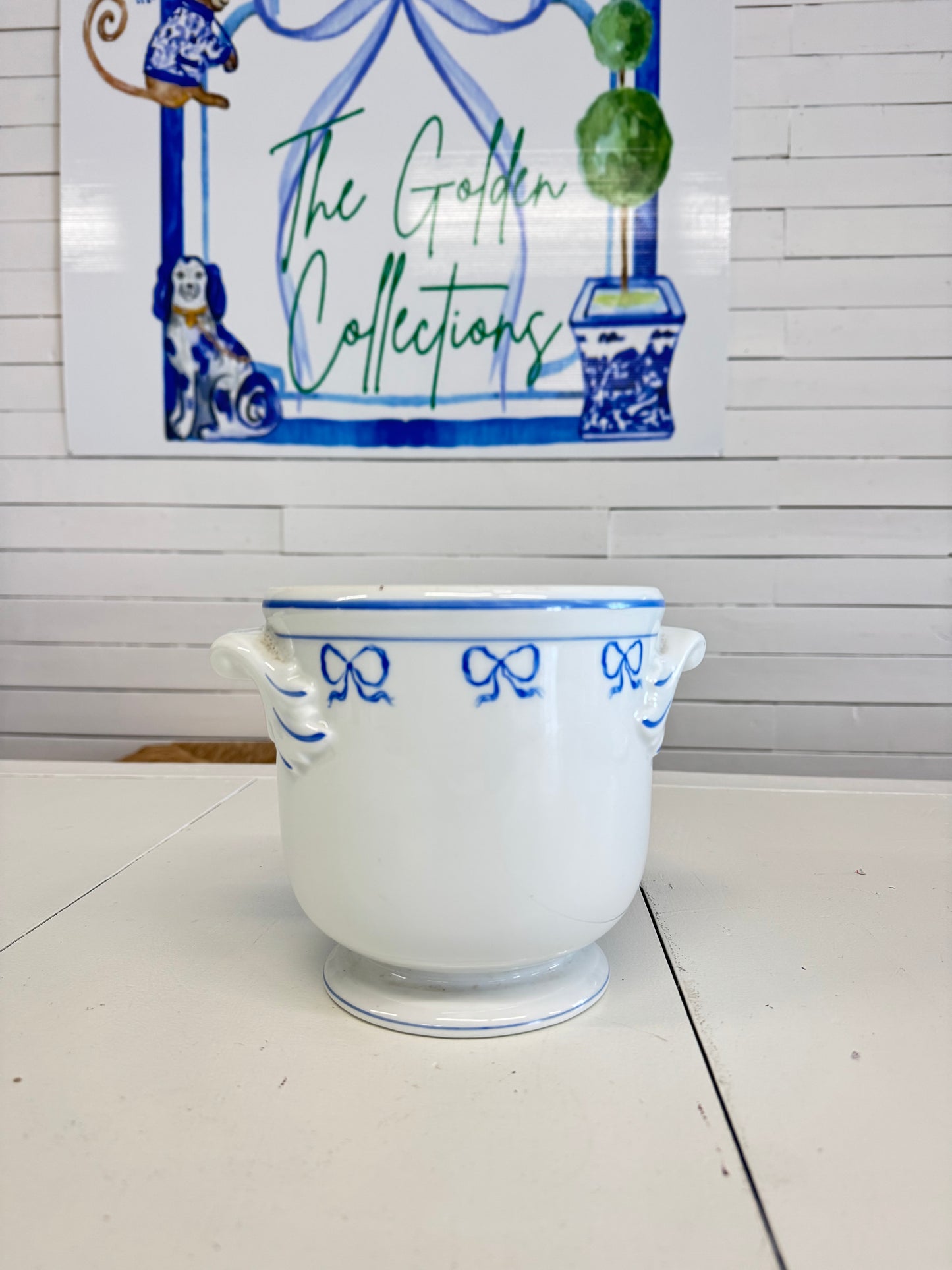 Vintage Vista Allegra Ruban Blue Cache Pot