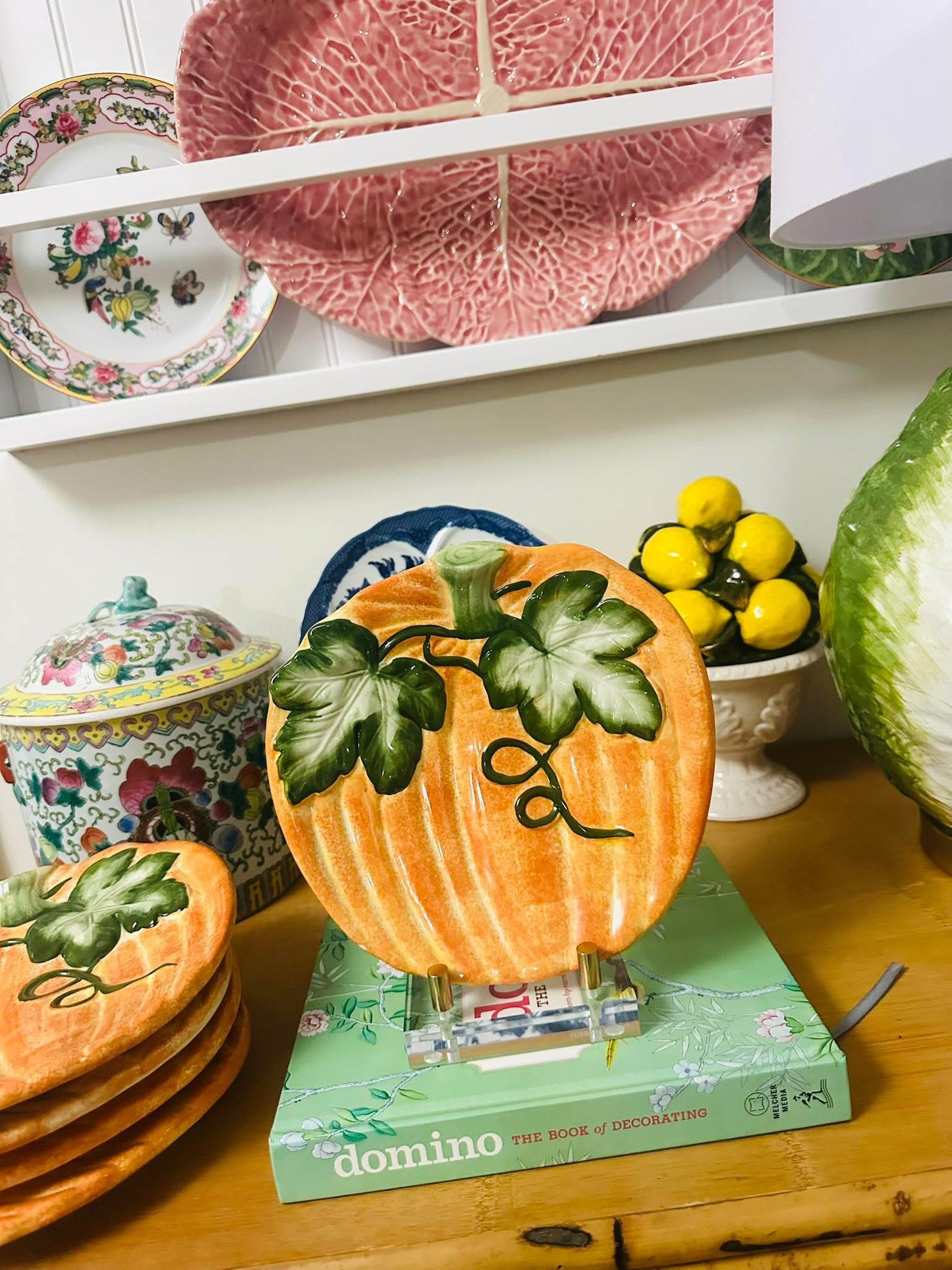 ๐โจ October 1st is here, which means itโs officially pumpkin season, yโall! ๐ These adorable pumpkin plates are the perfect way to bring fall vibes into your home. 5 available!