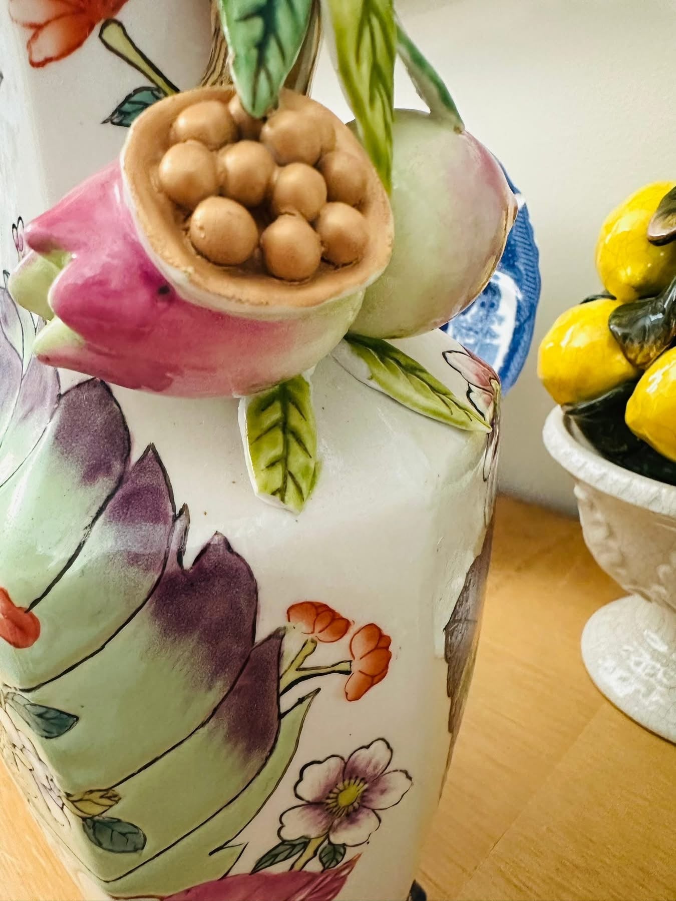 ✨ These fabulous Tobacco Leaf vases with pomegranate handles are beyond stunning! ✨

📌 Disclaimer: Small chips on some of the leaves and a repaired chip on the bottom corner of one vase (as pictured).