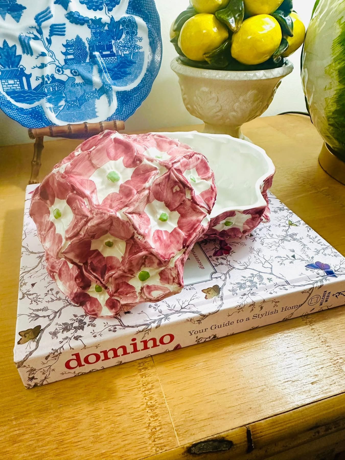 Isabelle De Borchgrave Vietri Made In Italy Ceramic Cabbage Bowl 🩷💚

🩷We do not offer exchanges or accept returns. 

🩷All Sales are final.