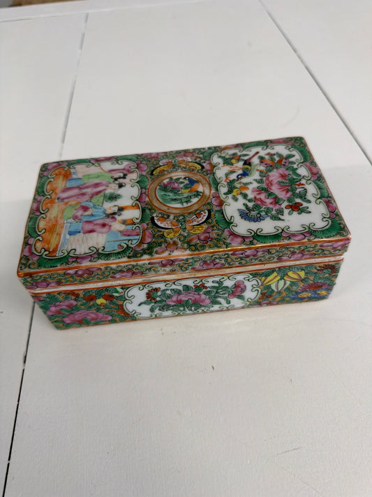 Rose Medallion Dresser Box