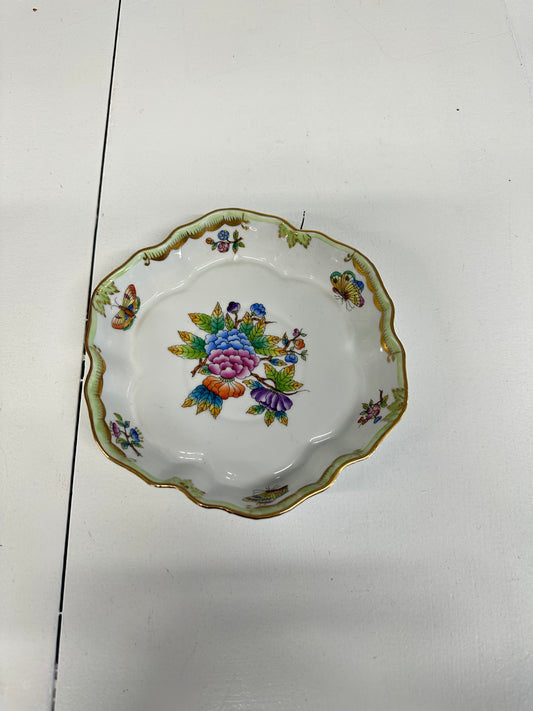 Queen Victoria Herend Scallop Trinket