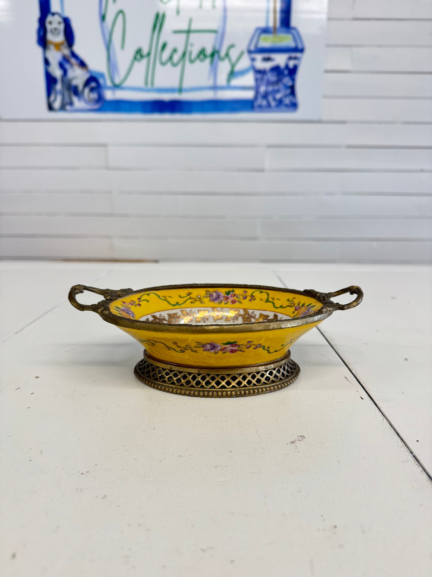 Vintage Hua Rong Tang Zhi Dish